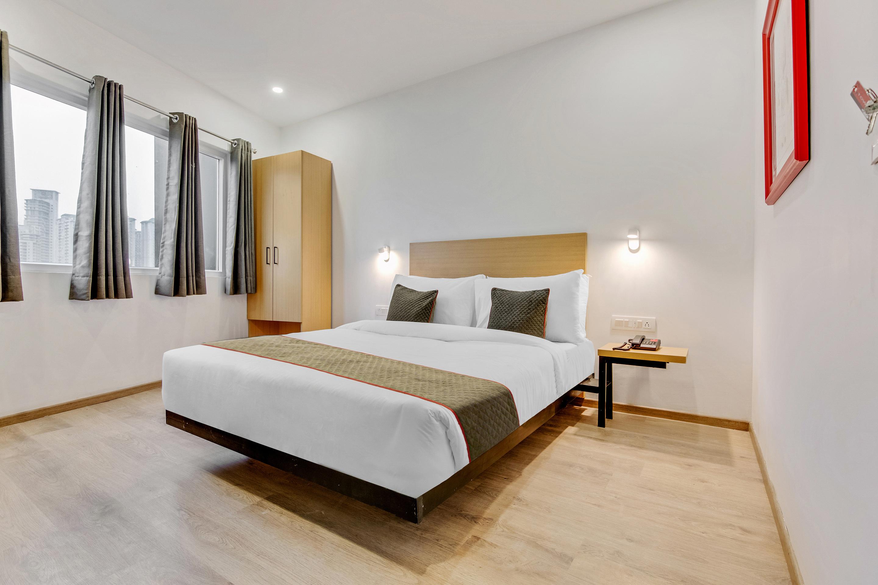 Townhouse Sector 49 Near Logix City Centre Ноида Екстериор снимка