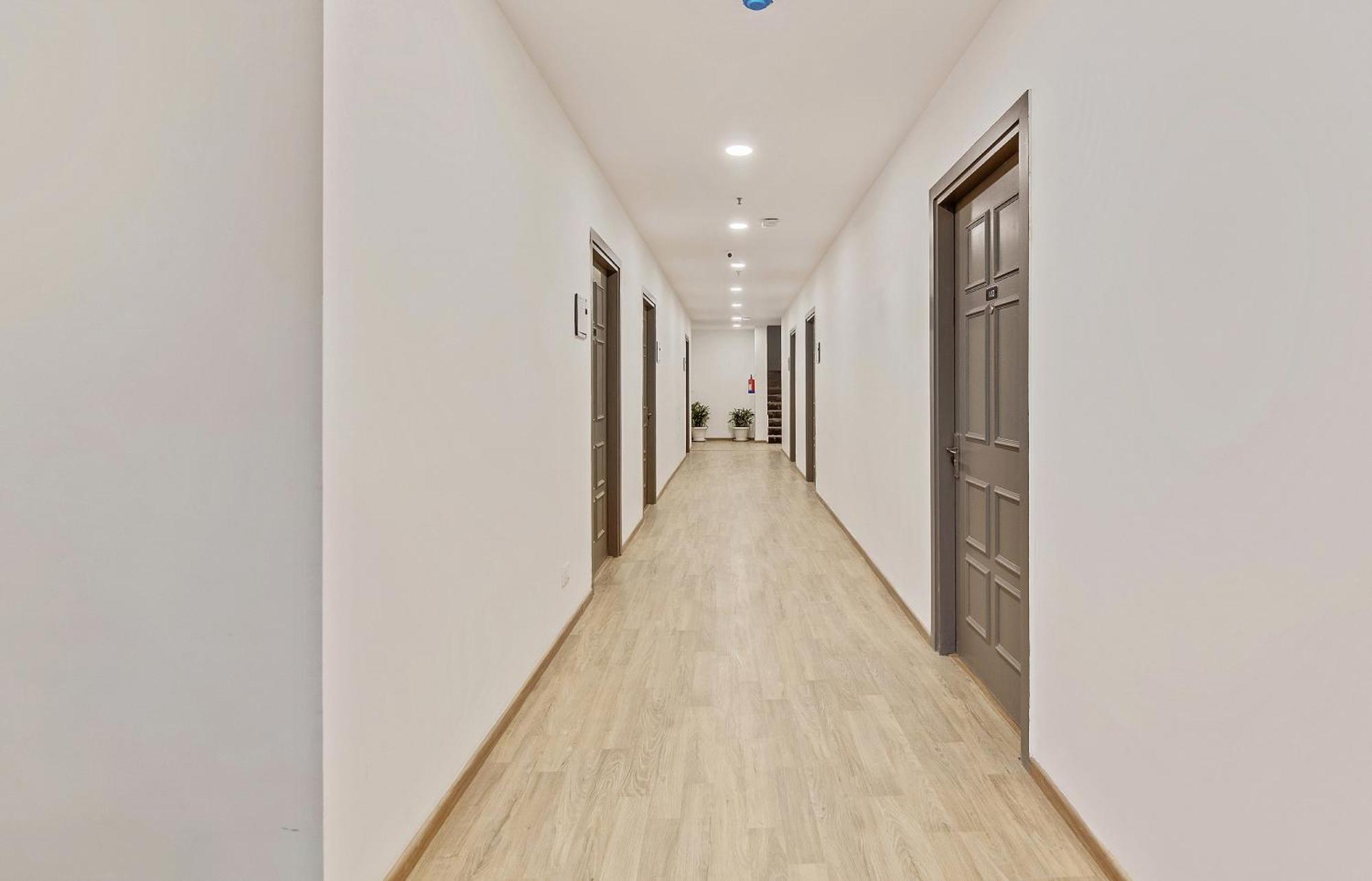 Townhouse Sector 49 Near Logix City Centre Ноида Екстериор снимка